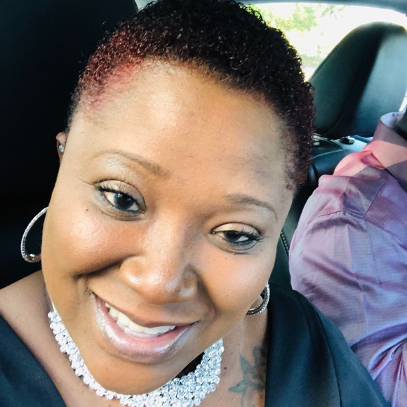 Meet your 👑 Posh Ambassador Sophia ⭐️⭐️ - Picture 1 of 1